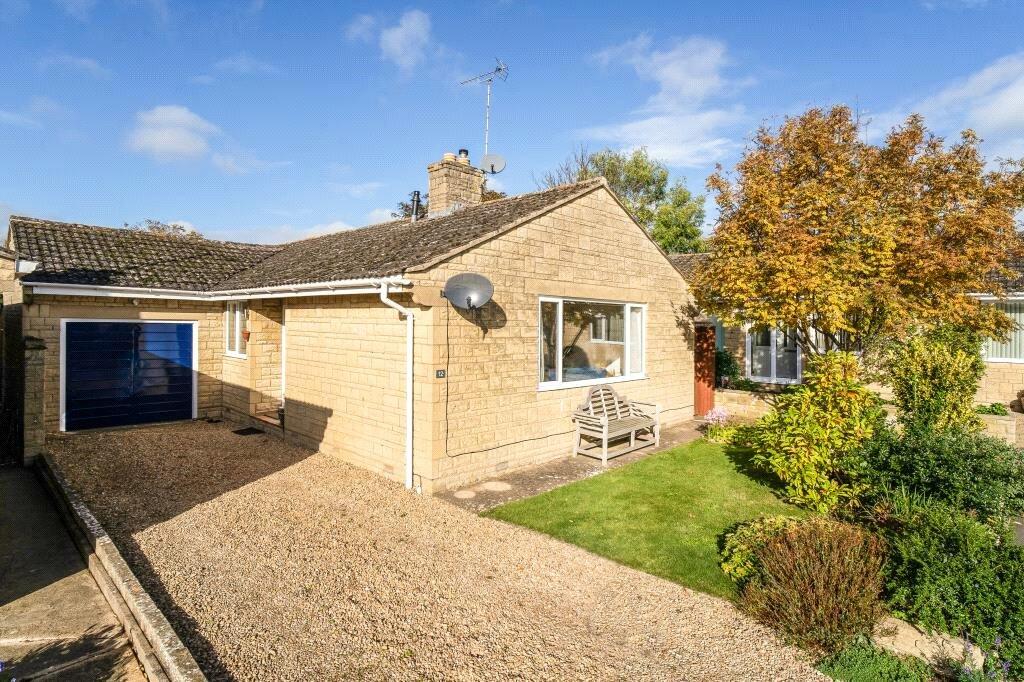 3 bedroom bungalow for sale in Ellenor Drive, Alderton, Gloucestershire