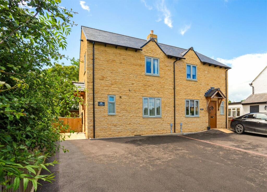 3 bedroom semidetached house for sale in Broadway Road, Aston