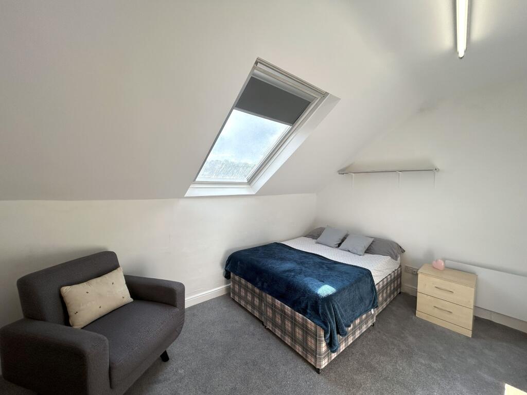 Main image of property: Flat 2, 397 Ecclesall Road, Sheffield