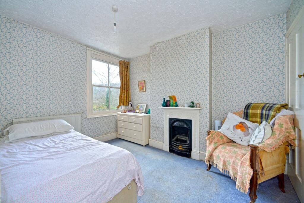 2 bedroom end of terrace house for sale in Chiddingfold, Godalming