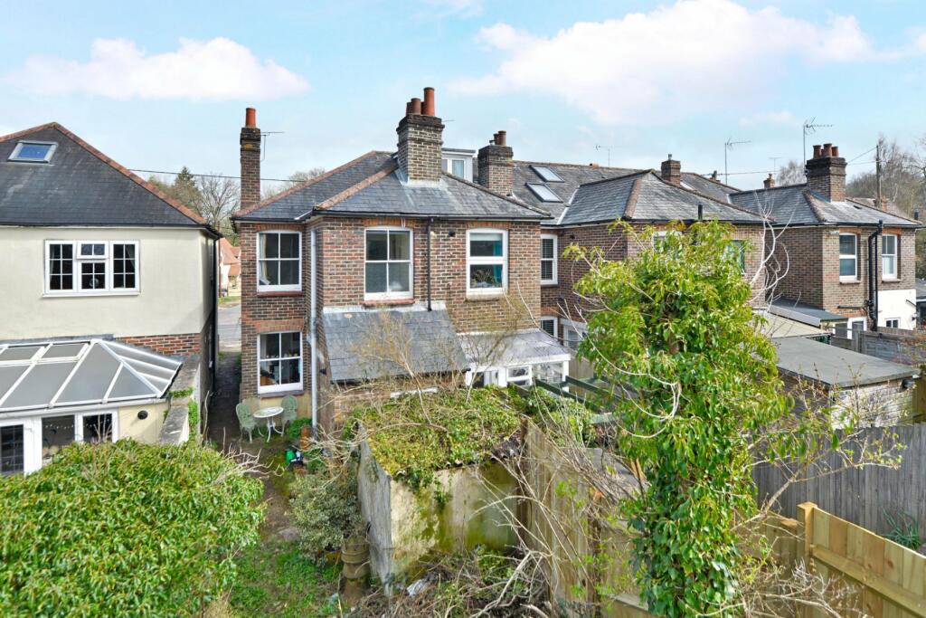 2 bedroom end of terrace house for sale in Chiddingfold, Godalming