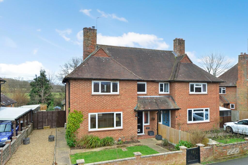 3 bedroom semidetached house for sale in Binhams Meadow, Dunsfold