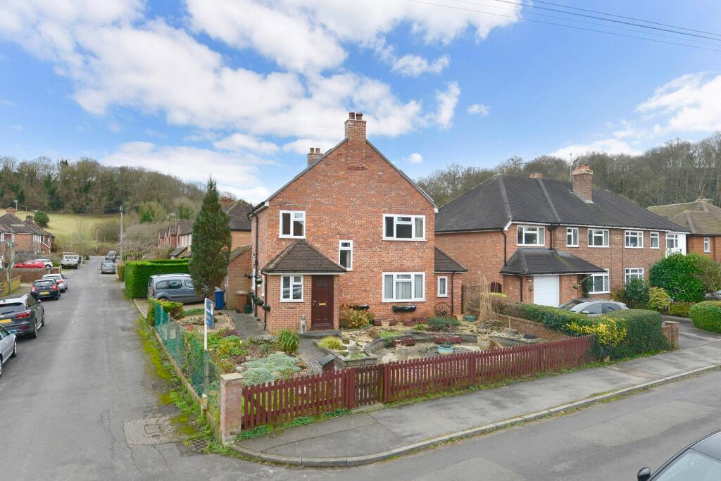 3 bedroom detached house for sale in Warramill Road, Godalming, Surrey, GU7
