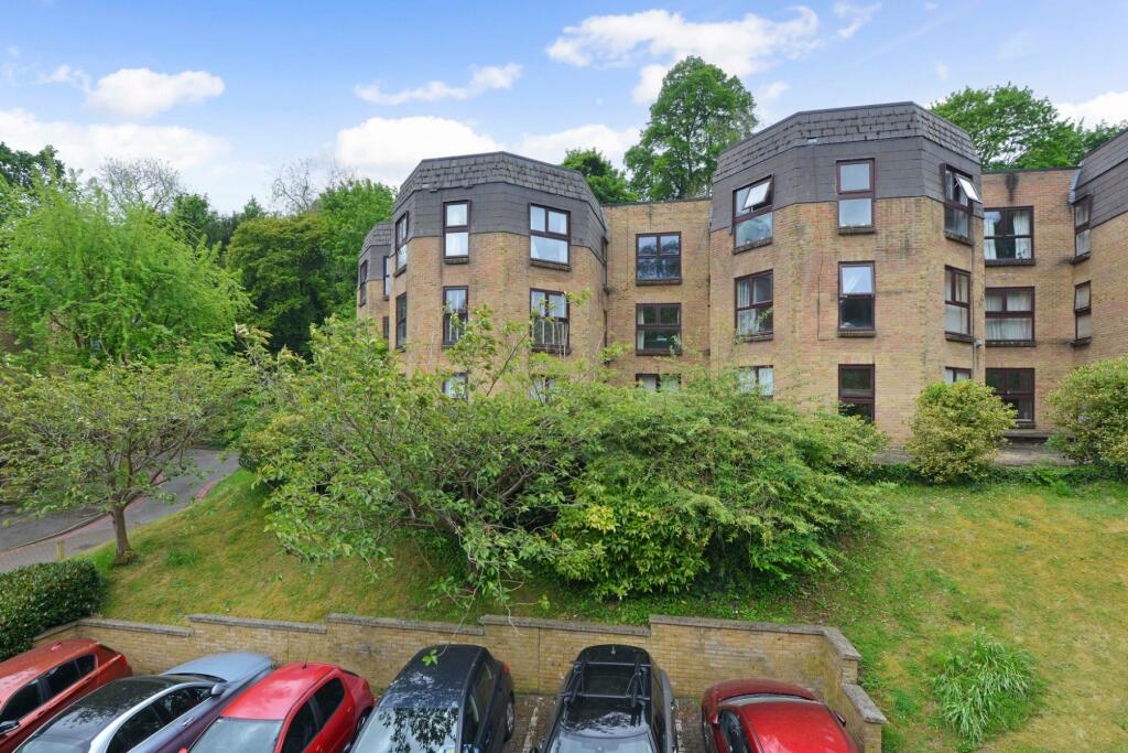 2 bedroom flat for sale in Chapel Fields, Charterhouse Road, Godalming