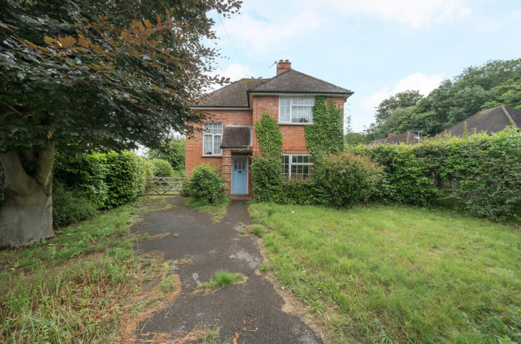 3 bedroom detached house for sale in Catteshall Road, Godalming, Waverley, GU7