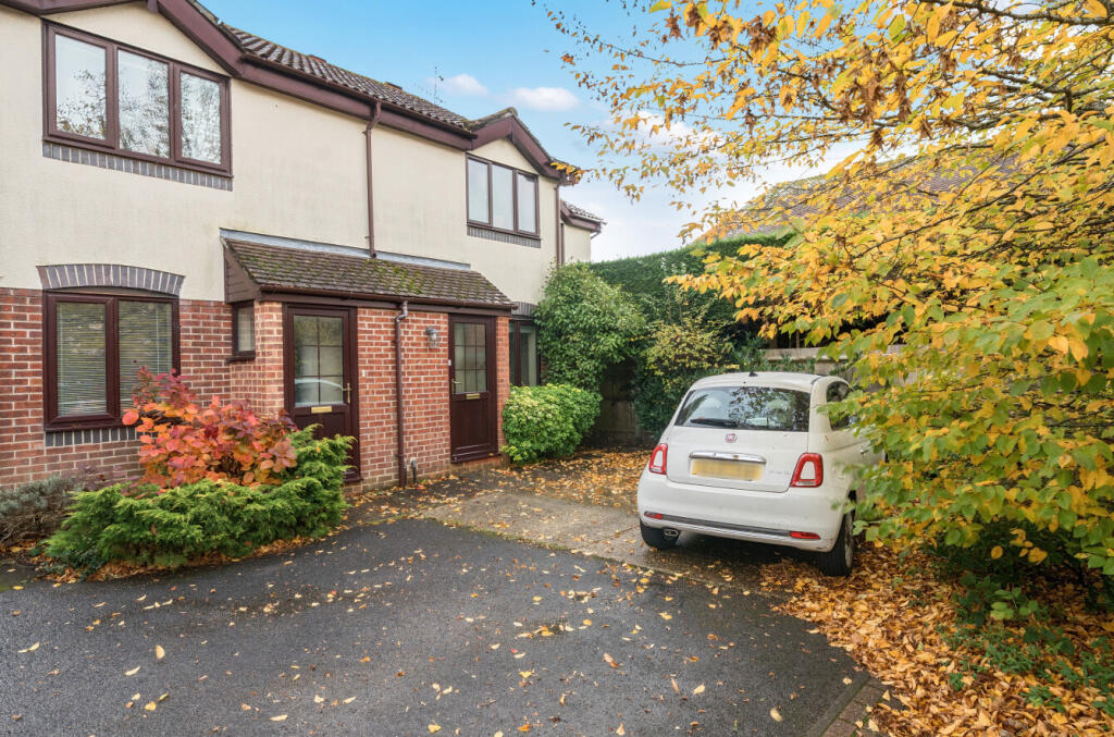 Main image of property: Lammas Close, Godalming, Surrey, GU7