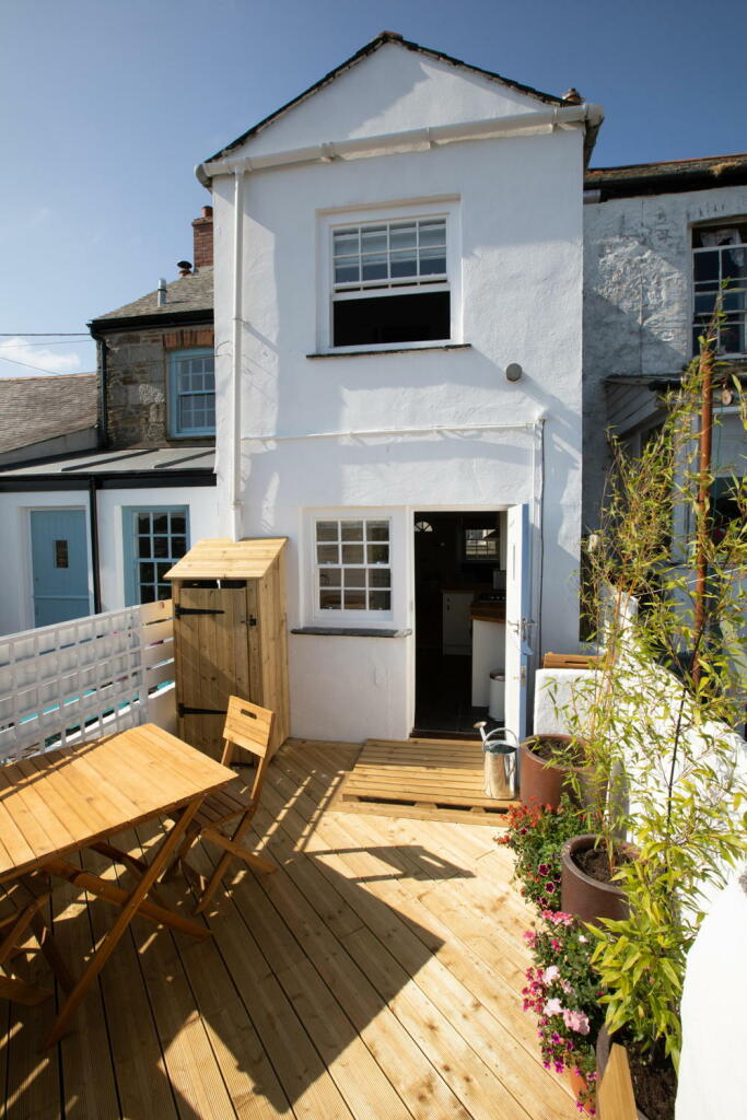 2 bedroom cottage for rent in Helston Road, TR10