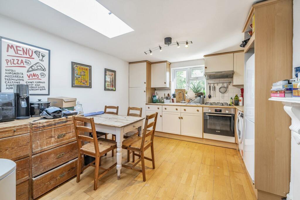 1 bedroom flat for sale in Balham Park Road, Balham, SW12