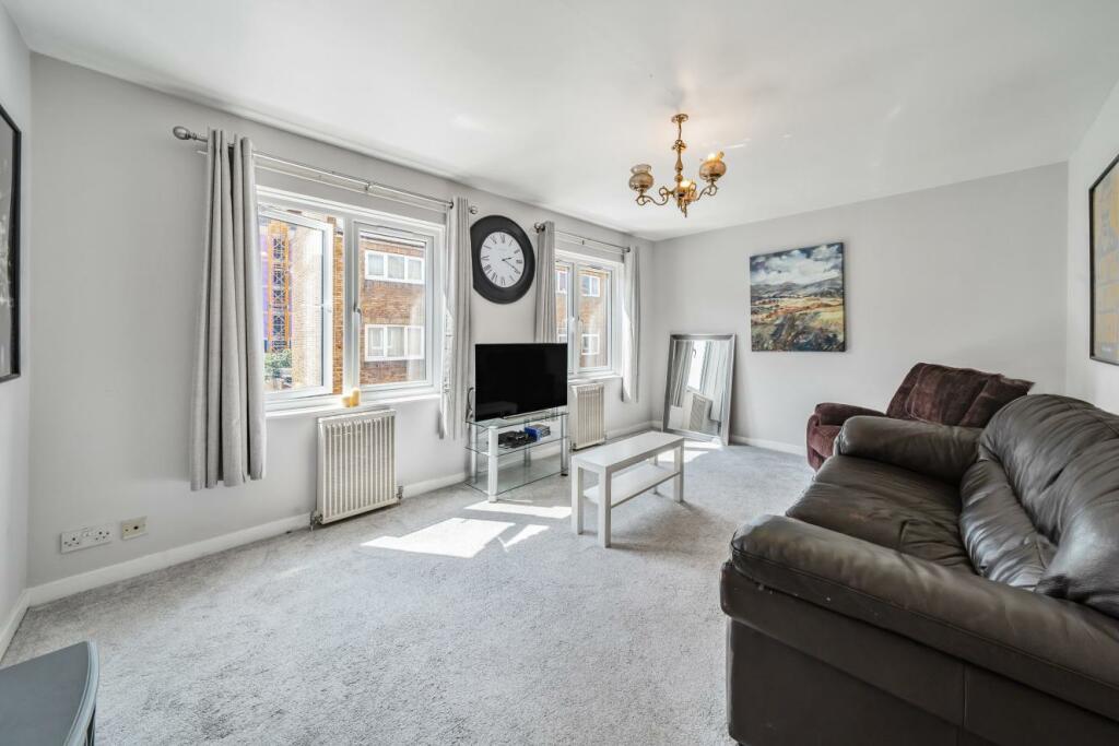 https://media.rightmove.co.uk/56k/55345/138681584/55345_2270840_IMG_00_0000.jpeg