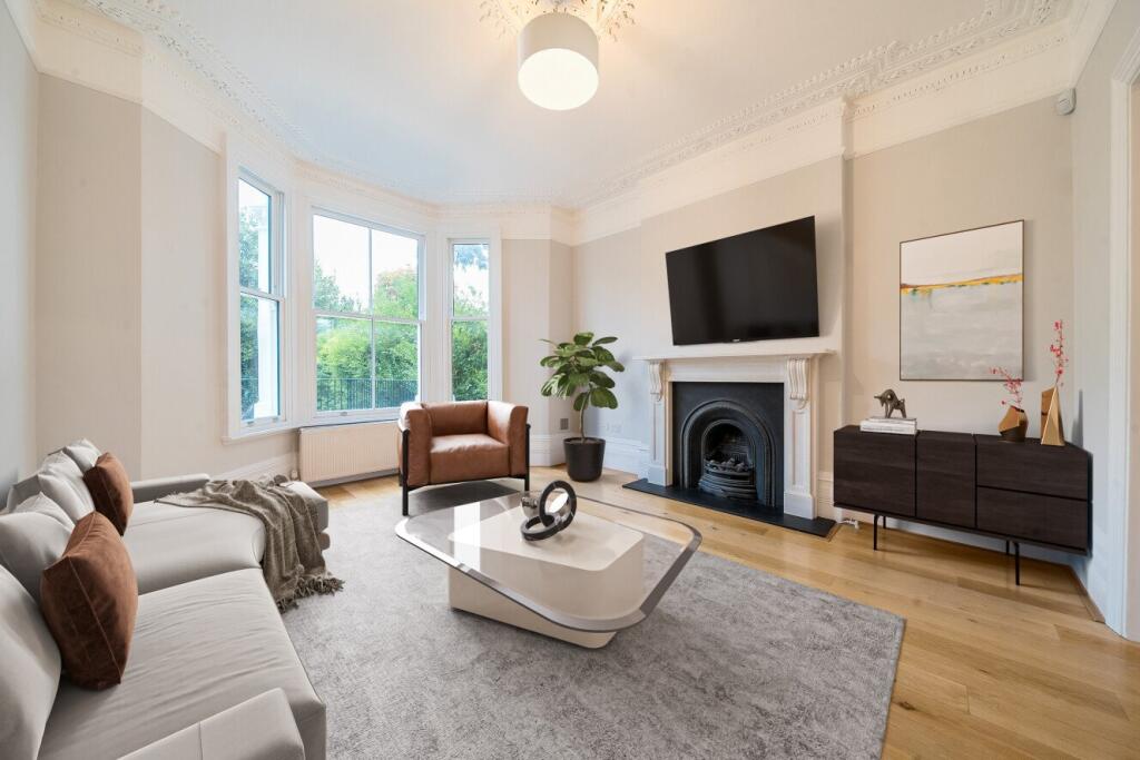 Main image of property: Clapham Common North Side, London, SW4