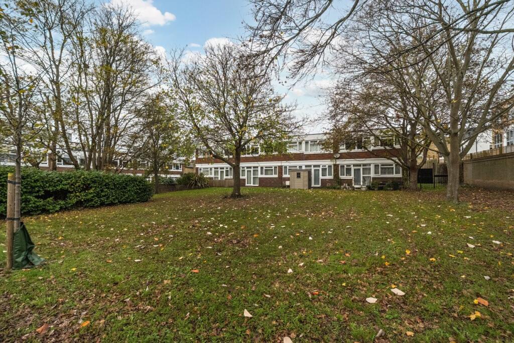 Main image of property: 133 Chatham Road, Battersea, London, SW11