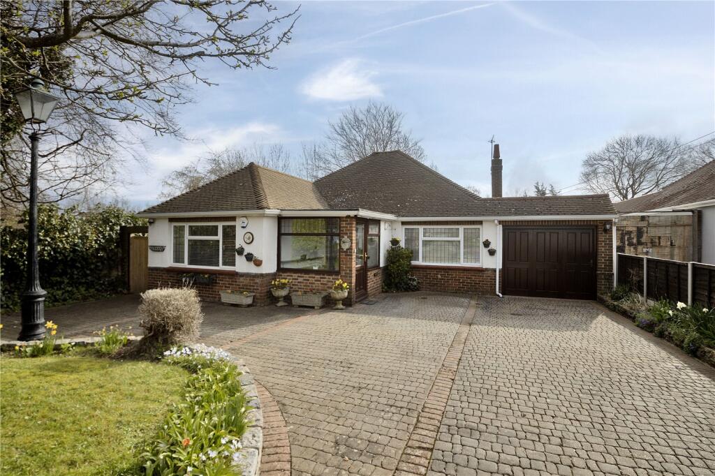 4 bedroom bungalow for sale in Woodland Avenue, Hartley, Kent, DA3