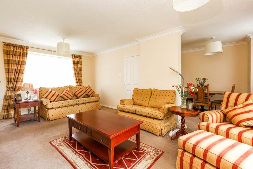 Additional property image - Studley Crescent, New Barn, Kent, DA3