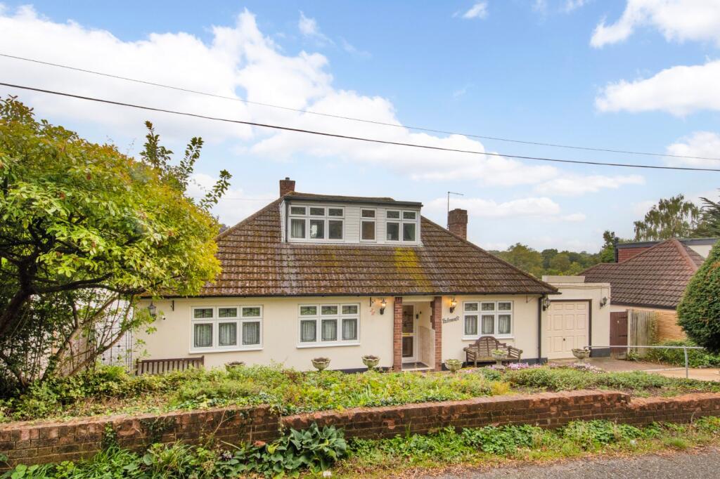 Main image of property: The Drive, New Barn, Kent, DA3