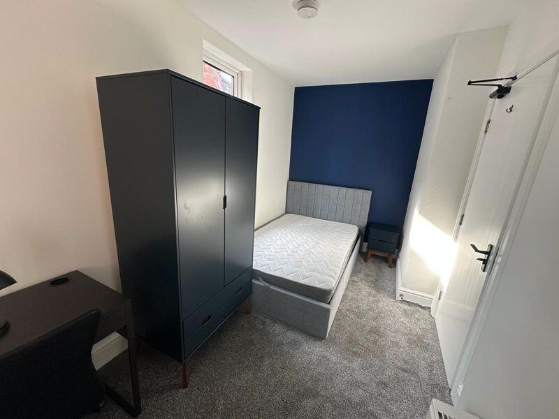 Main image of property: Beeston Road, Nottingham