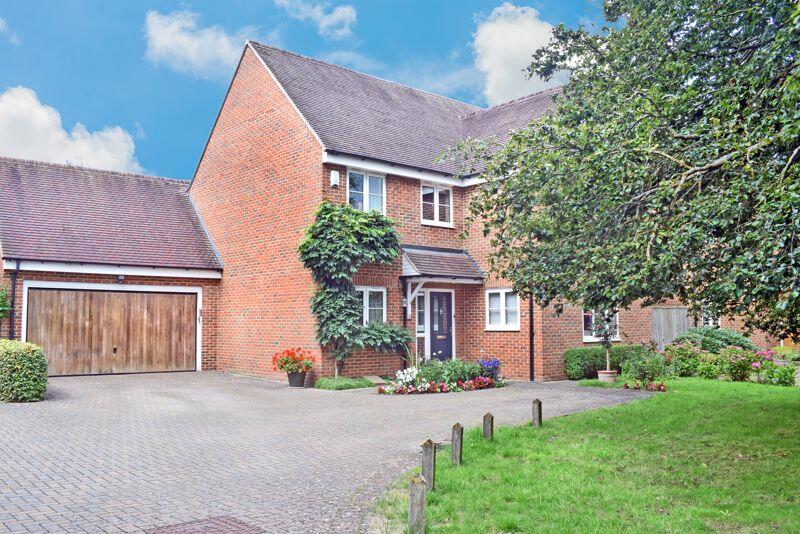 4 bedroom detached house for sale in Yarnton, Kidlington REF LF/TMT