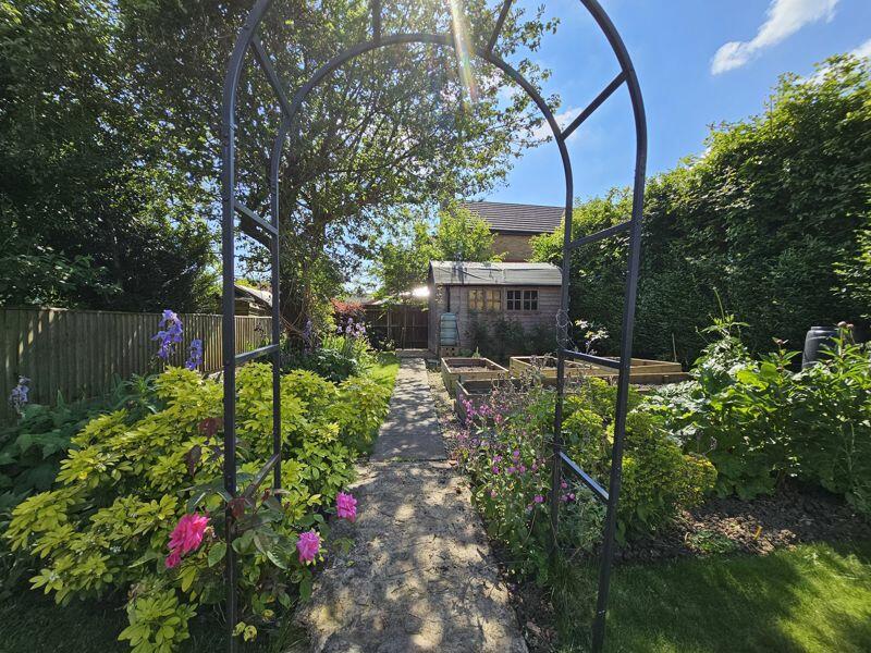 2 bedroom semidetached bungalow for sale in Oxford Road, Kidlington