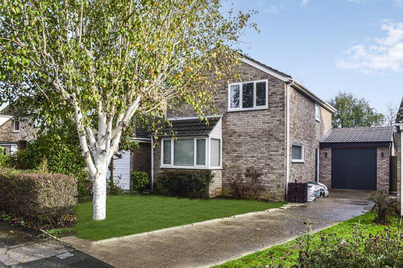 3 bedroom detached house for rent in Benmead Road, Kidlington, OX5