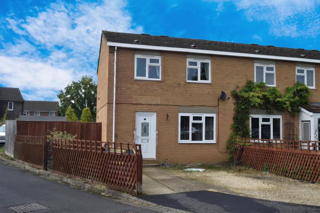 Main image of property: Fernhill Close, Kidlington, OX5