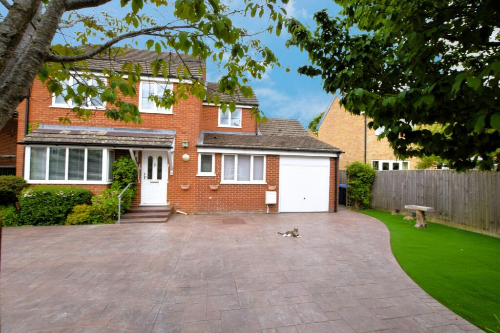 Main image of property: The Moors, Kidlington, OX5