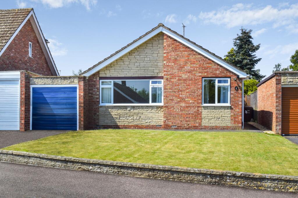 Main image of property: Aysgarth Road, Yarnton, OX5