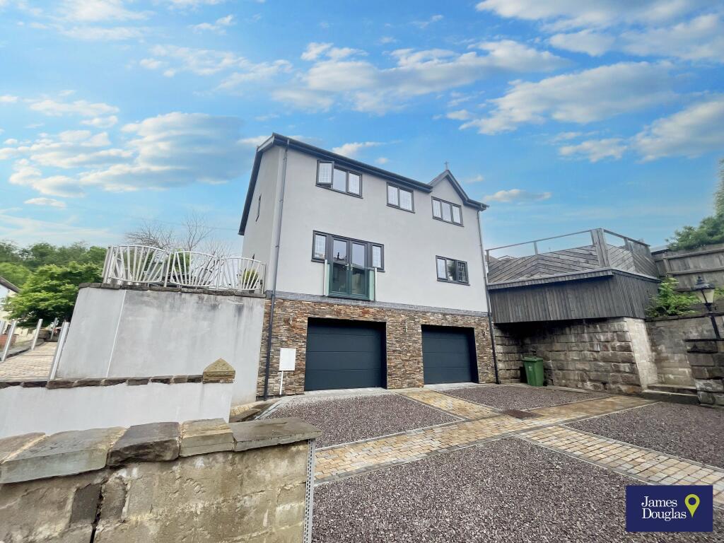 4 bedroom detached house for sale in Gelliwion Road, Maesycoed