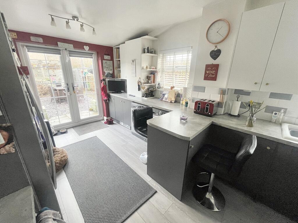 Additional property image - Oxford Street, Nantgarw, Cardiff
