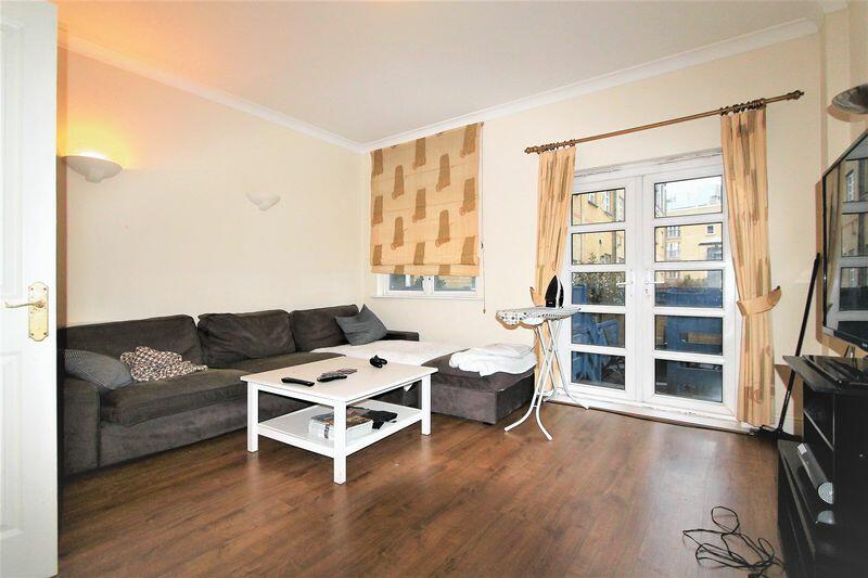 2 bedroom flat for rent in Albany Court Plumbers Row, London, E1