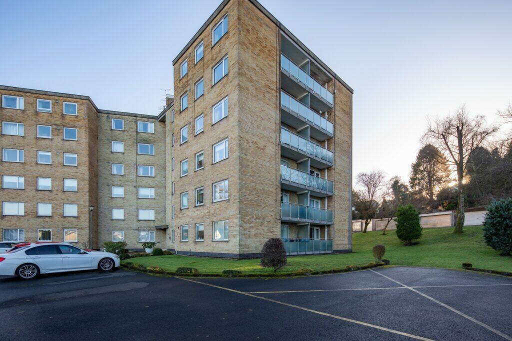 2 bedroom flat for sale in Broomcliff, Castleton Drive, Newton Mearns, G77