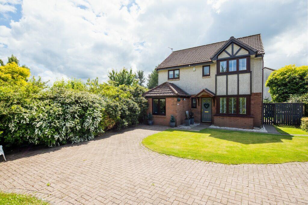 5 bedroom detached villa for sale in Inverewe Way, Newton Mearns, G77