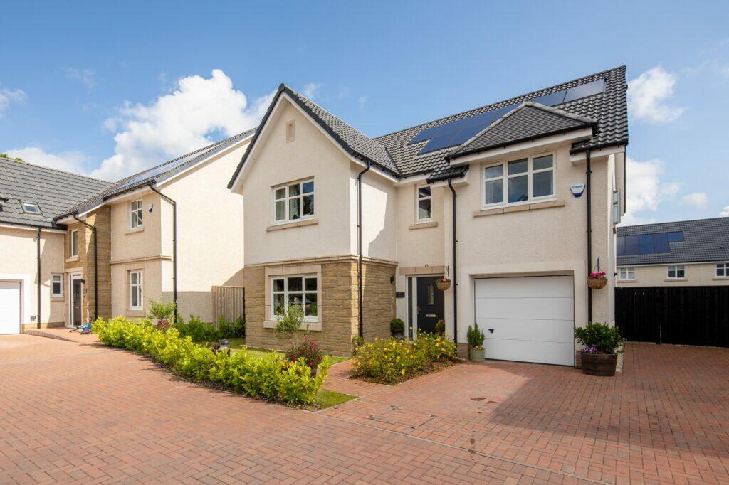 5 bedroom detached villa for sale in Sollas Gardens, Maidenhill, Newton