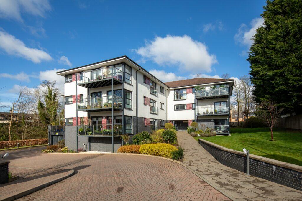 3 bedroom apartment for sale in Kingsland Gardens, Broompark Drive