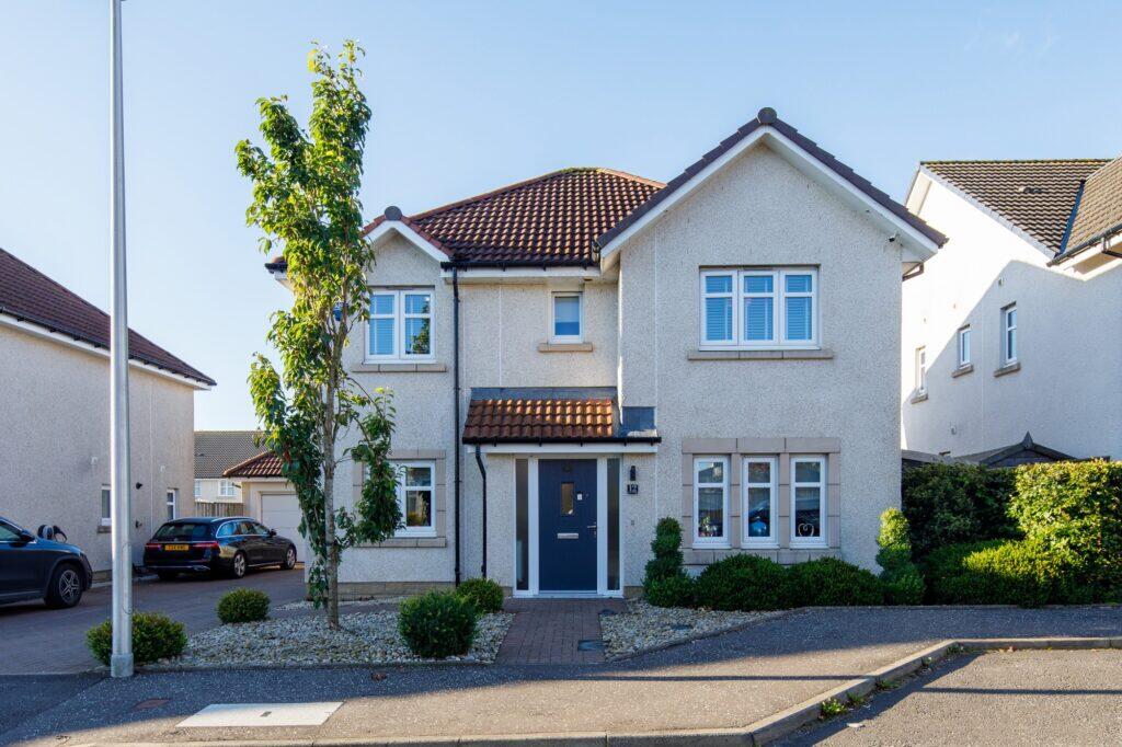 Main image of property: Evie Wynd, Newton Mearns