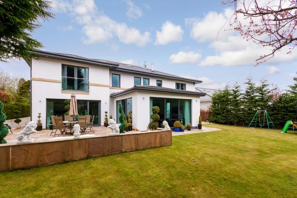 6 bedroom detached villa for sale in Millford, Burnside Road