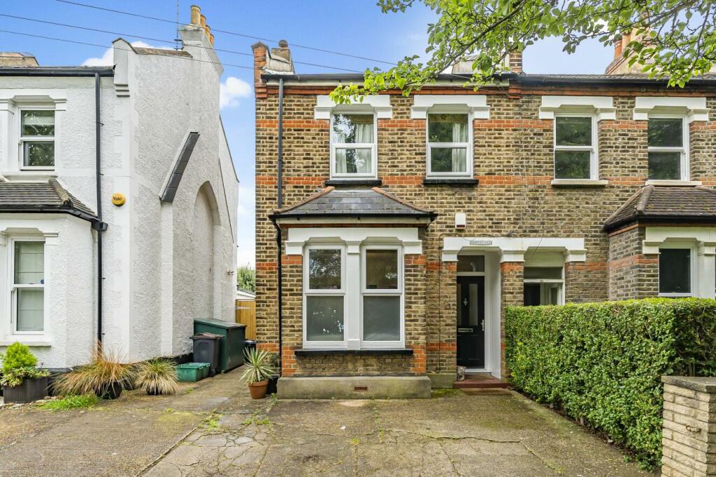3 bedroom terraced house for sale in Rowden Road, Beckenham, BR3
