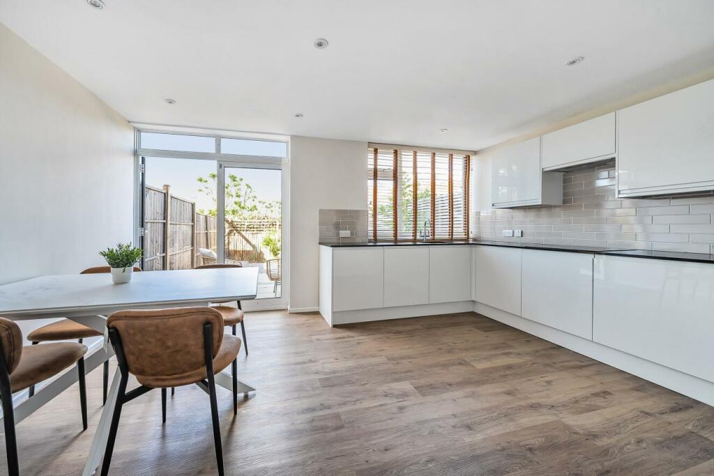 Additional property image - Holmdene Close, Beckenham
