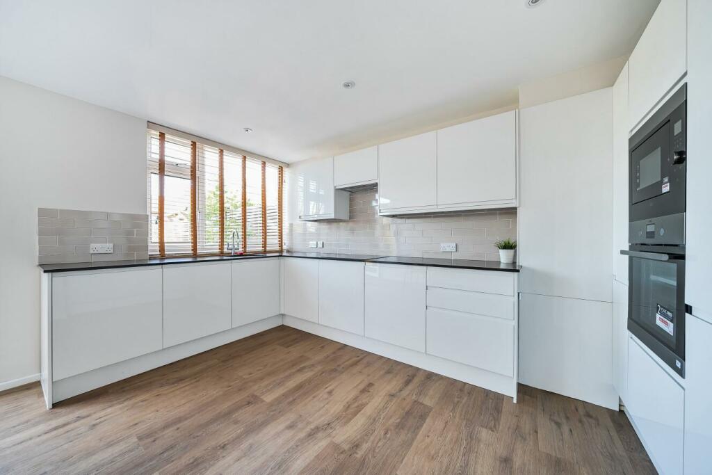 Additional property image - Holmdene Close, Beckenham