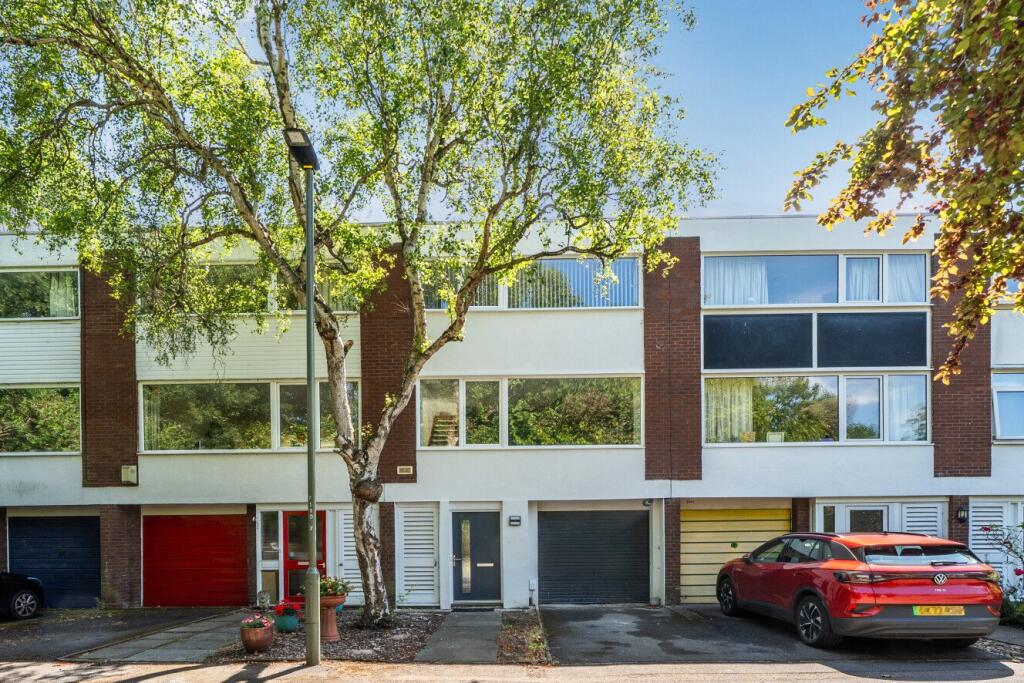 Main image of property: Foxgrove Road, Beckenham, Kent, BR3