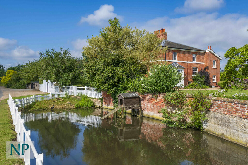 Additional property image - Gowers Farm, Stisted