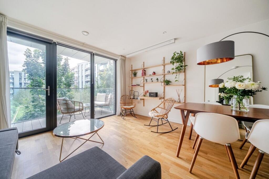 Main image of property: Hawthorne Crescent, London, SE10