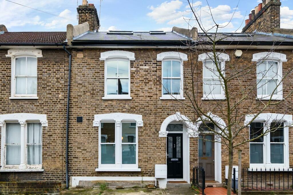 4 bedroom terraced house for sale in Kneller Road, Brockley, SE4