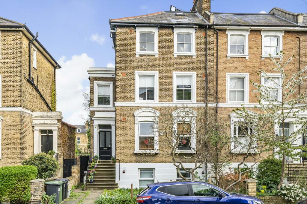 2 bedroom flat for sale in Manor Avenue, Brockley, SE4