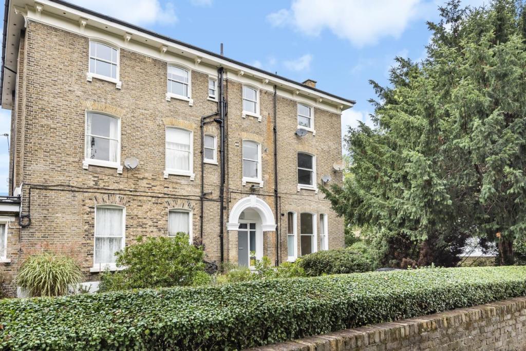 1 bedroom flat for sale in Wickham Road, Brockley, SE4