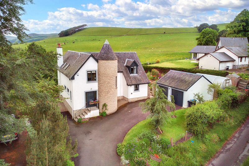5 bedroom detached house for sale in Old Kirk Brae, Broughton, Scottish
