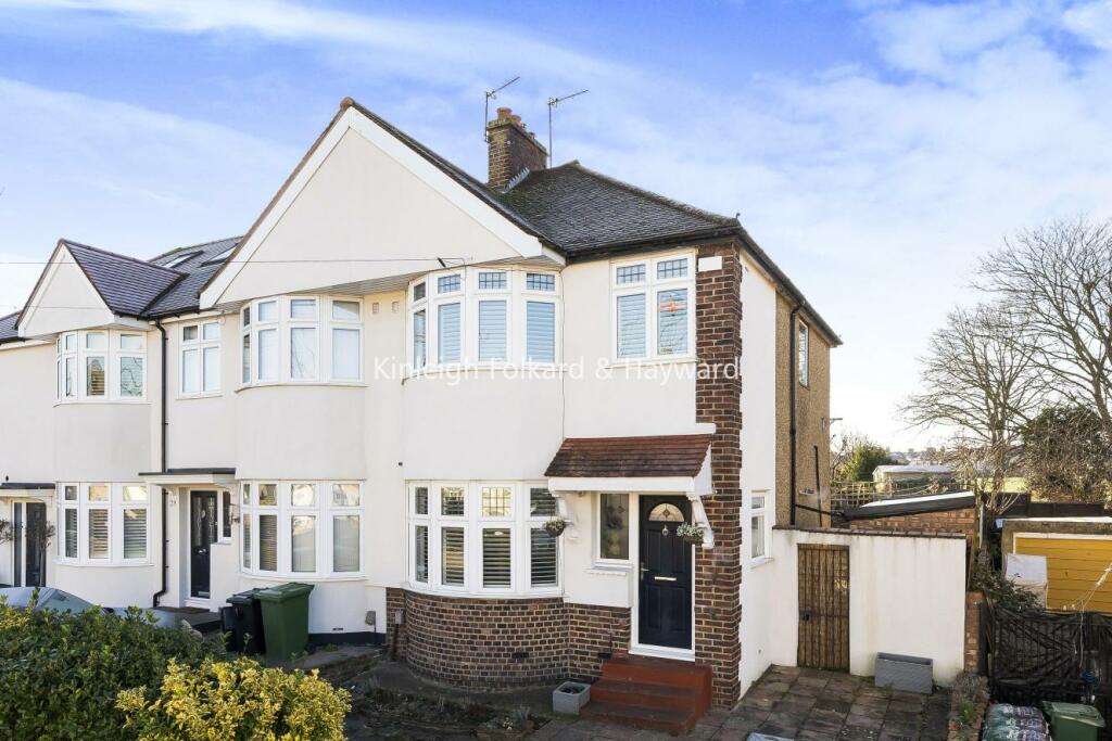 3 bedroom end of terrace house for sale in Mornington Avenue, Bromley, BR1