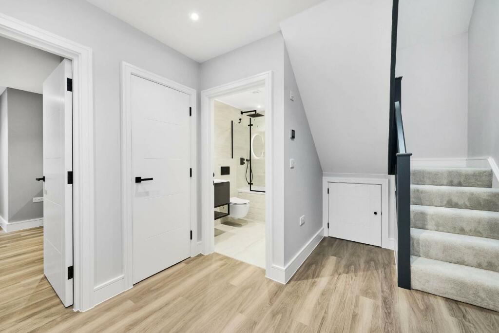 Additional property image - Bromley Avenue, Bromley