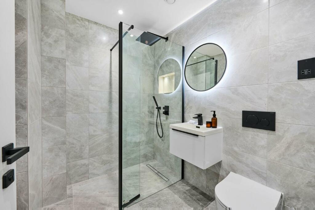 Additional property image - Bromley Avenue, Bromley
