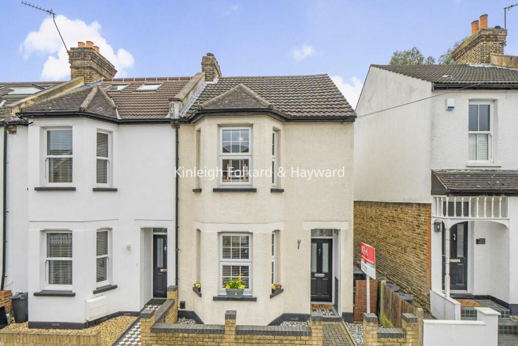 3 bedroom semidetached house for sale in Heathfield Road, Bromley, BR1