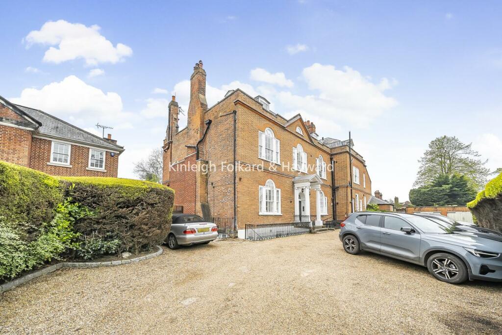 3 bedroom flat for sale in St Paul's Cray Road, Chislehurst, BR7