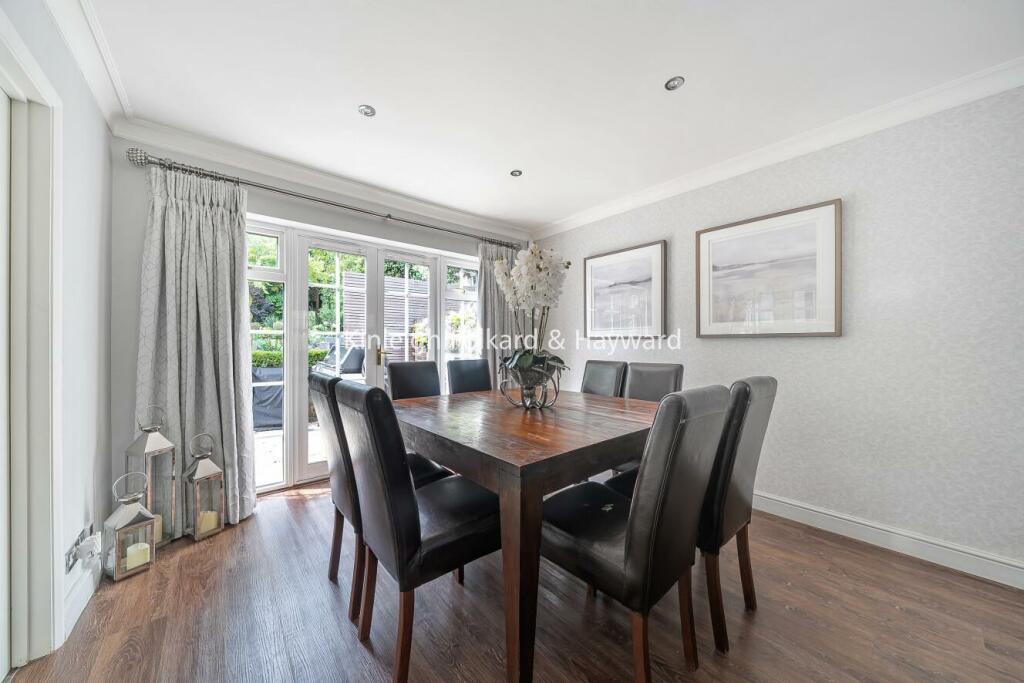 Additional property image - Pickwick Way, Chislehurst